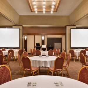 Ramada Plaza Regina Downtown
