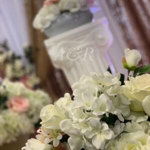 A and R Elegant Chic Designs