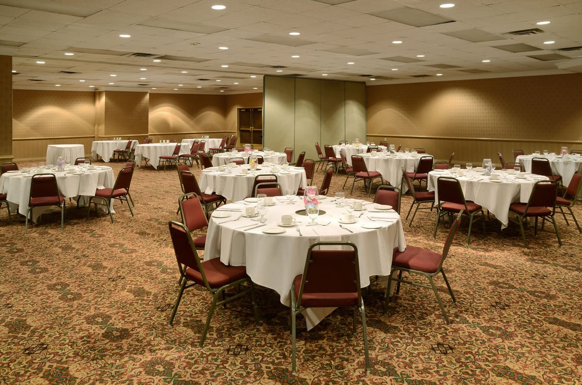 Sunbridge Hotel And Conference Centre Venue Sarnia Weddinghero Ca