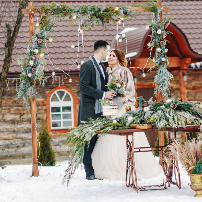 A Winter Dinner Party Wedding: An Intimate Celebration - C'est