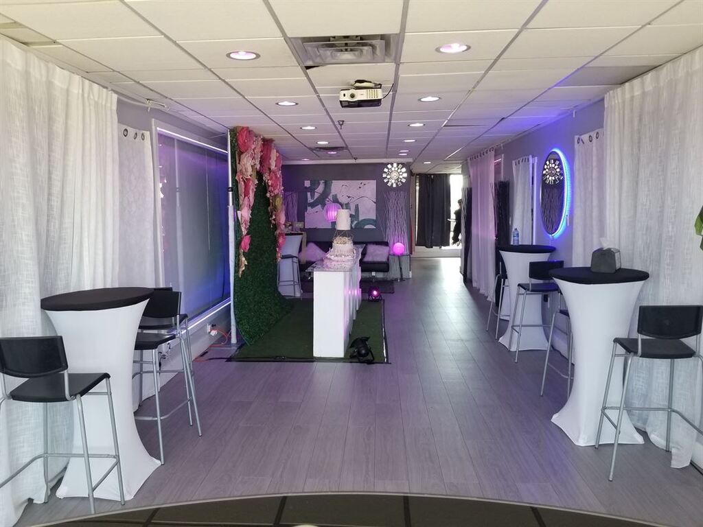 Image showcasing Penthouse Event Suite - Venue - Vancouver- Weddinghero.ca
