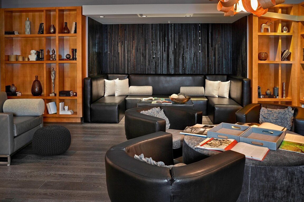 Renaissance Edmonton Airport Hotel