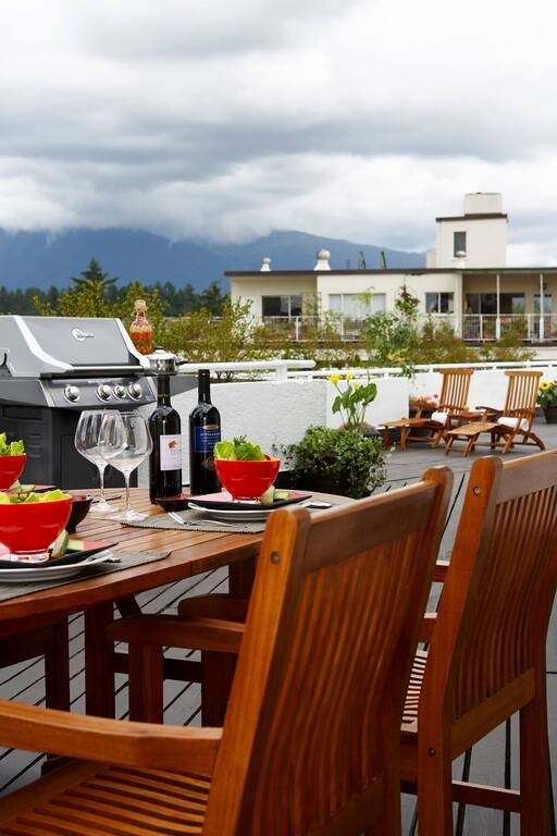 The Rosellen Suites at Stanley Park