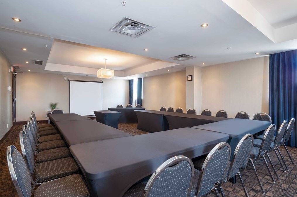 Sandman Hotel Suites Winnipeg Airport