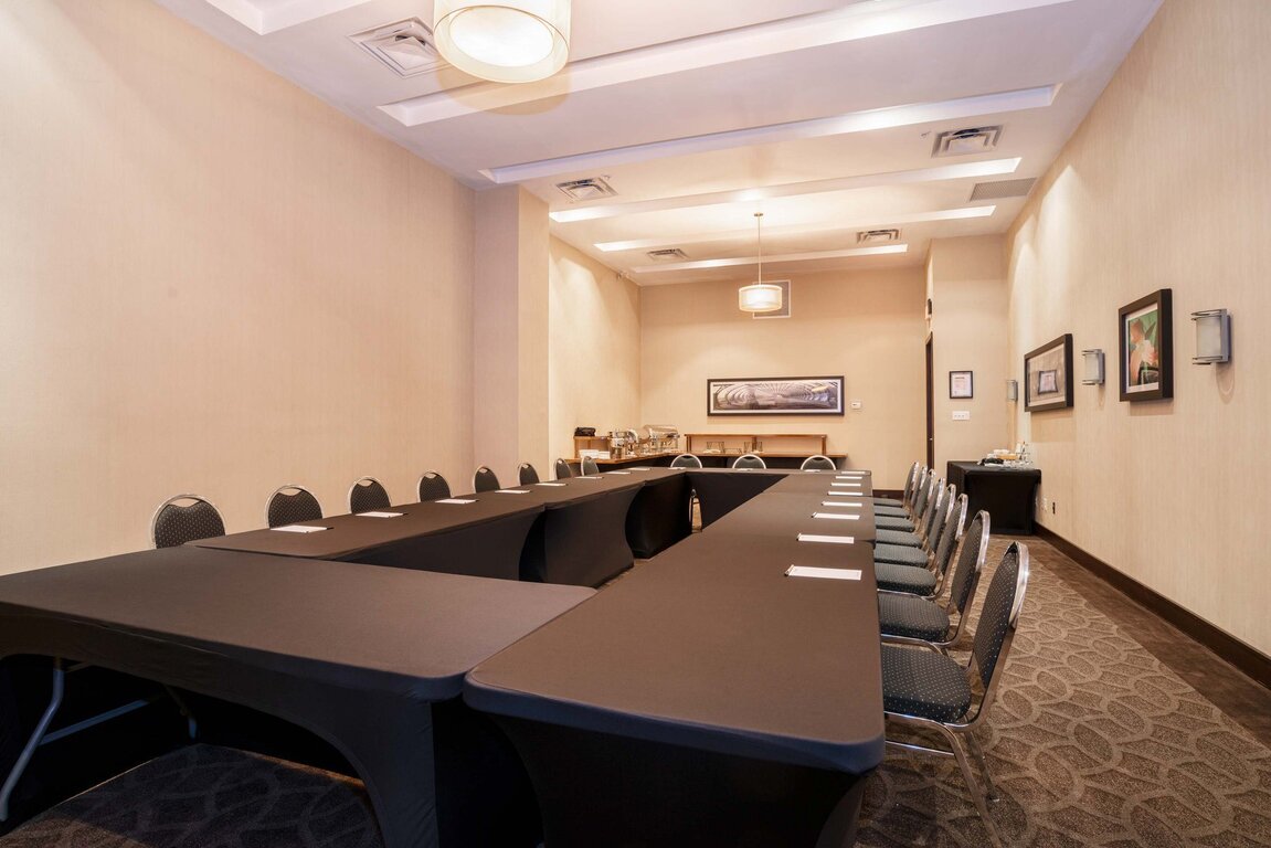 Sandman Hotel Suites Winnipeg Airport