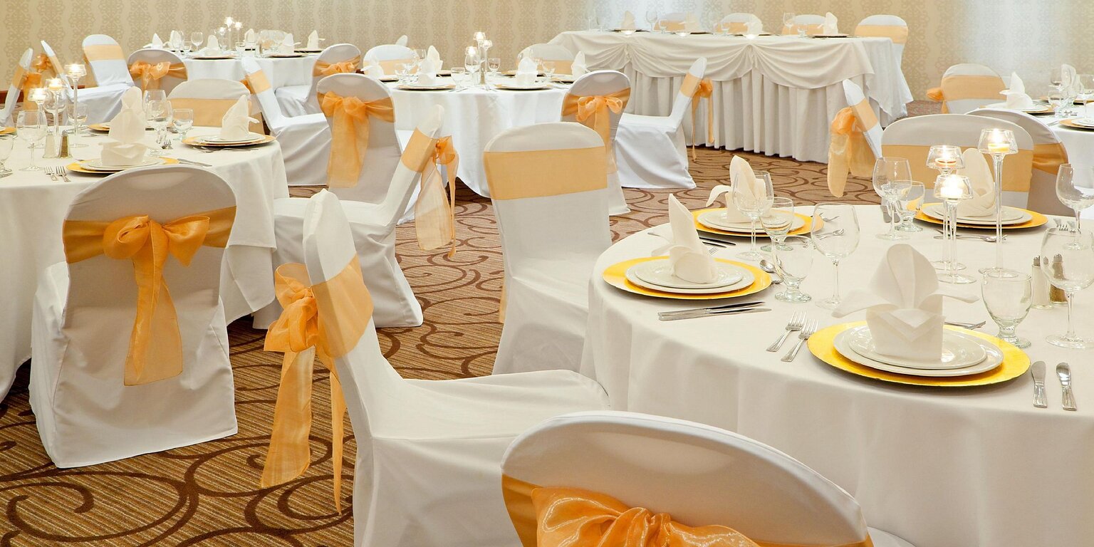 Holiday Inn Oakville Centre