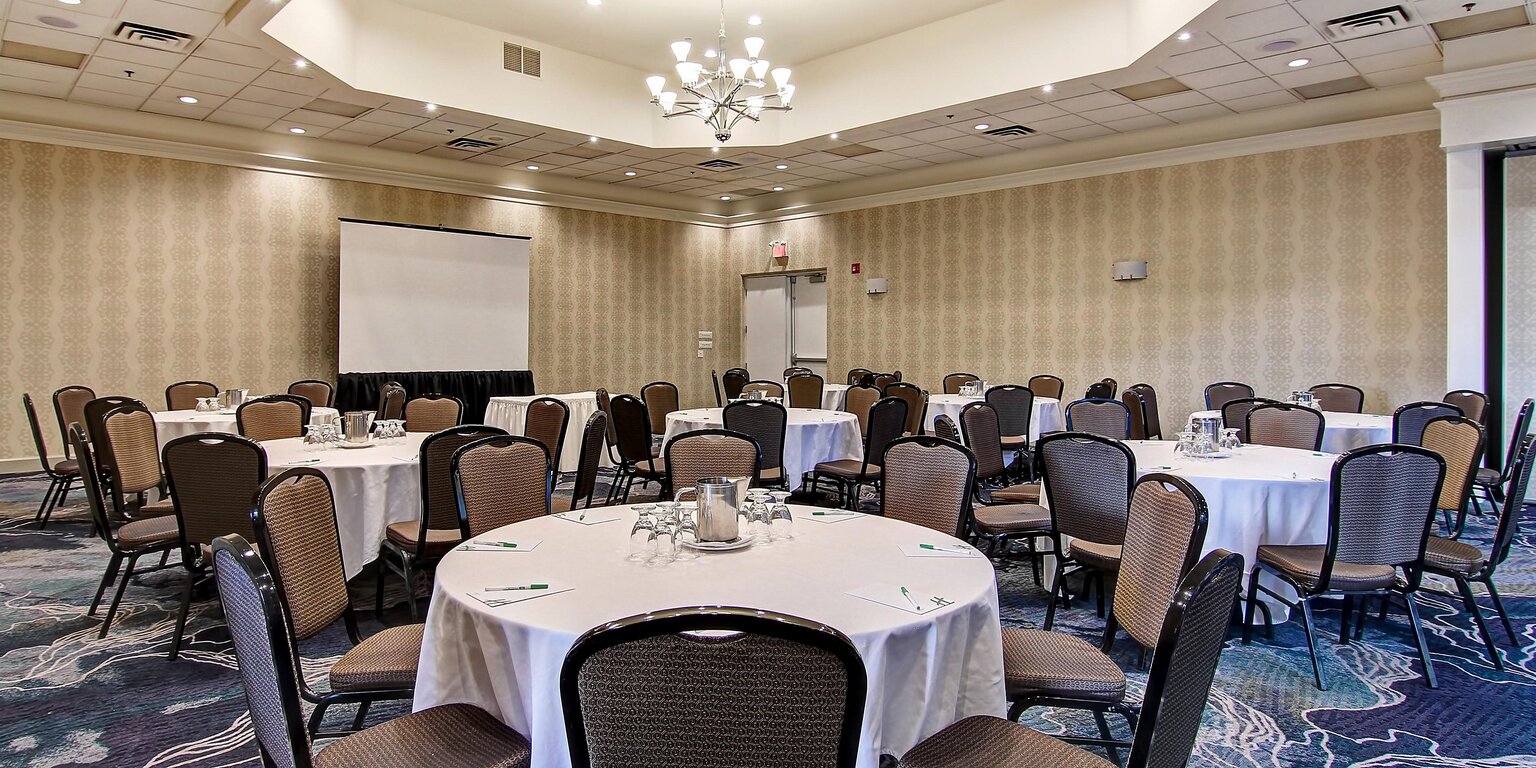 Holiday Inn Oakville Centre