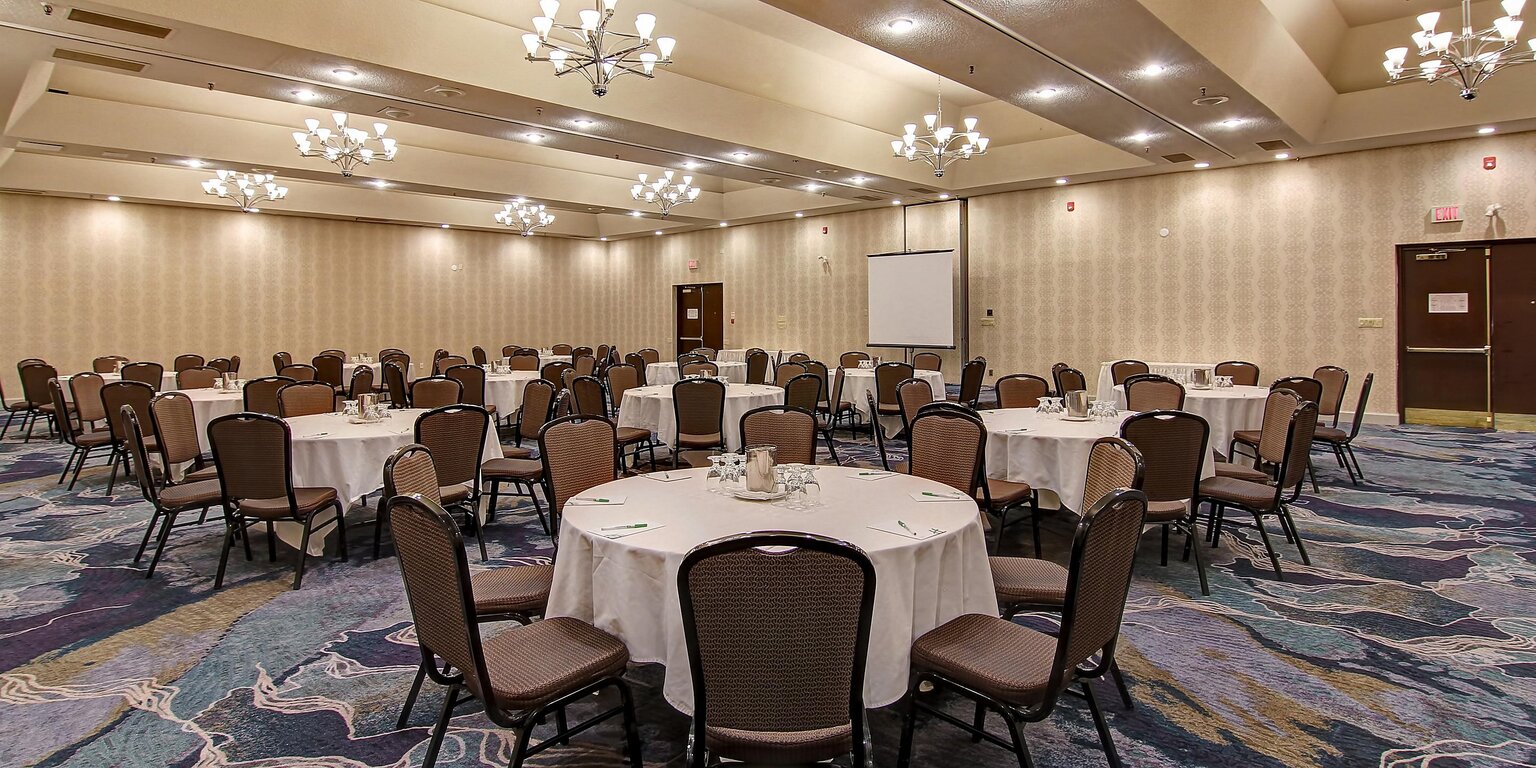 Holiday Inn Oakville Centre