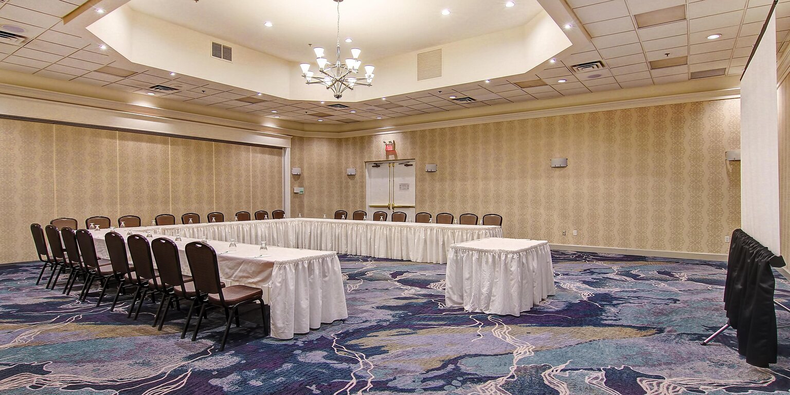 Holiday Inn Oakville Centre