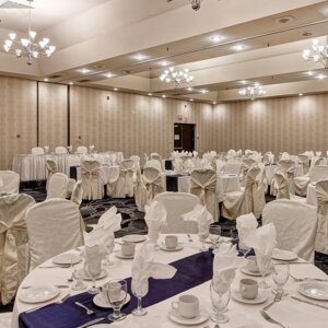 Holiday Inn Oakville Centre