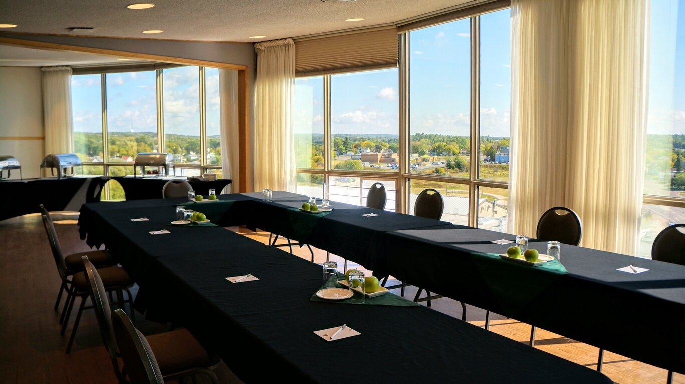 Clarion Lakeside Inn Conference Centre