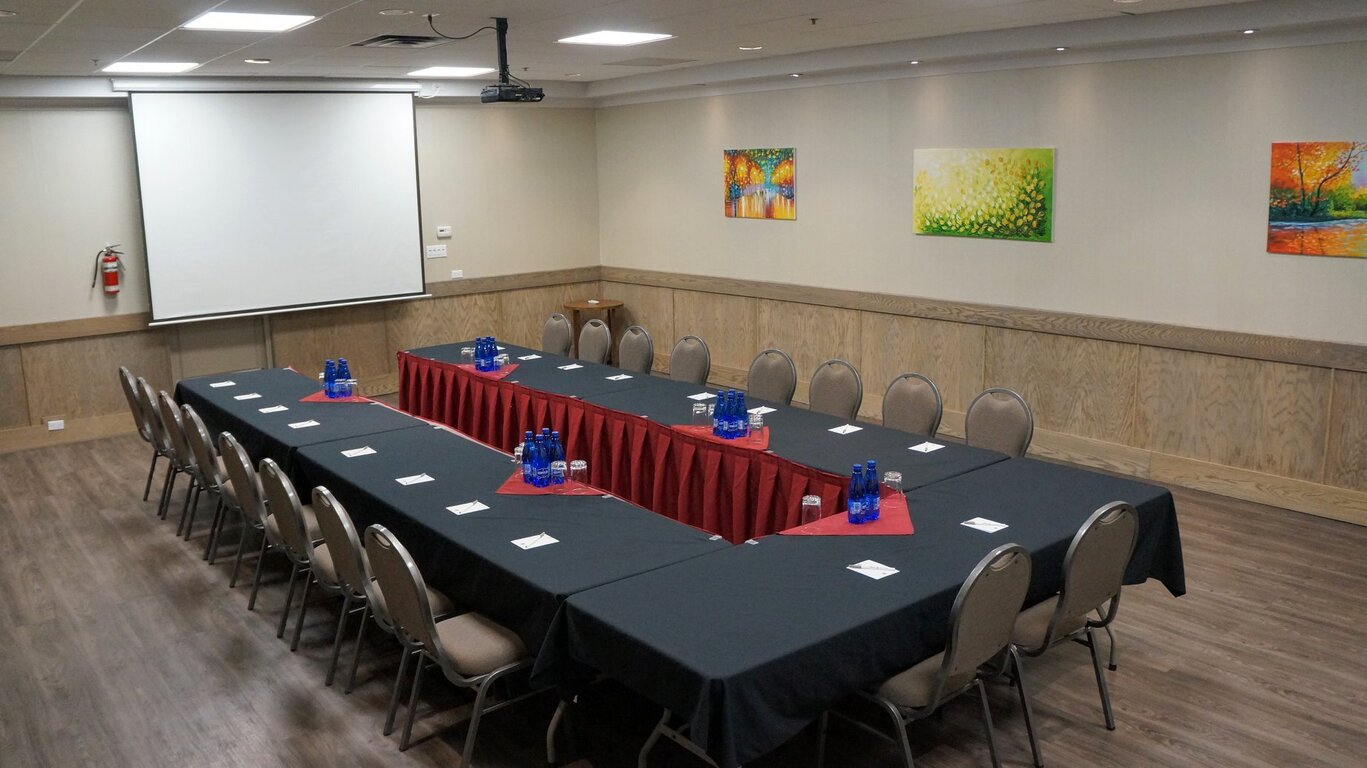 Clarion Lakeside Inn Conference Centre