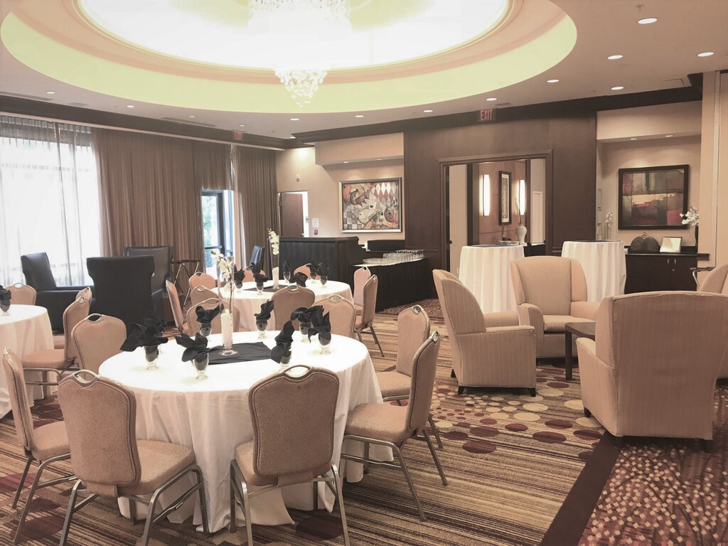 Courtyard by Marriott Hamilton Hotel