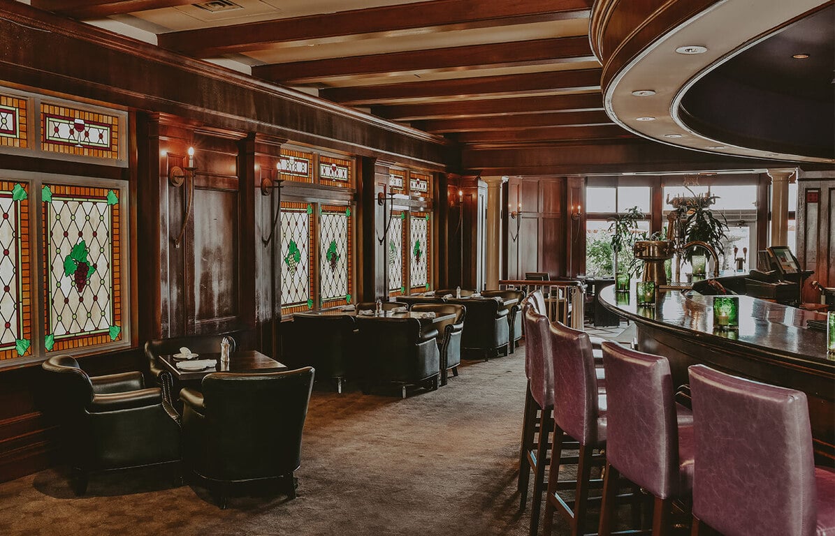 Queen's Landing Venue Niagara on the Lake Weddinghero.ca