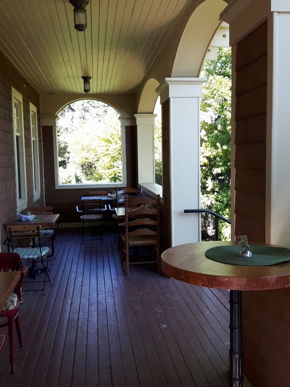 Reader's Garden Cafe