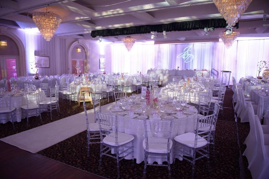 Carriage House Hotel
