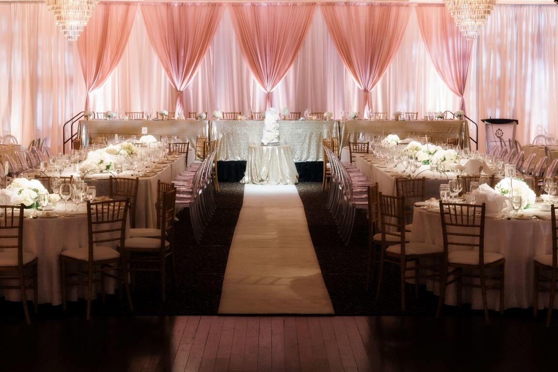 Carriage House Hotel
