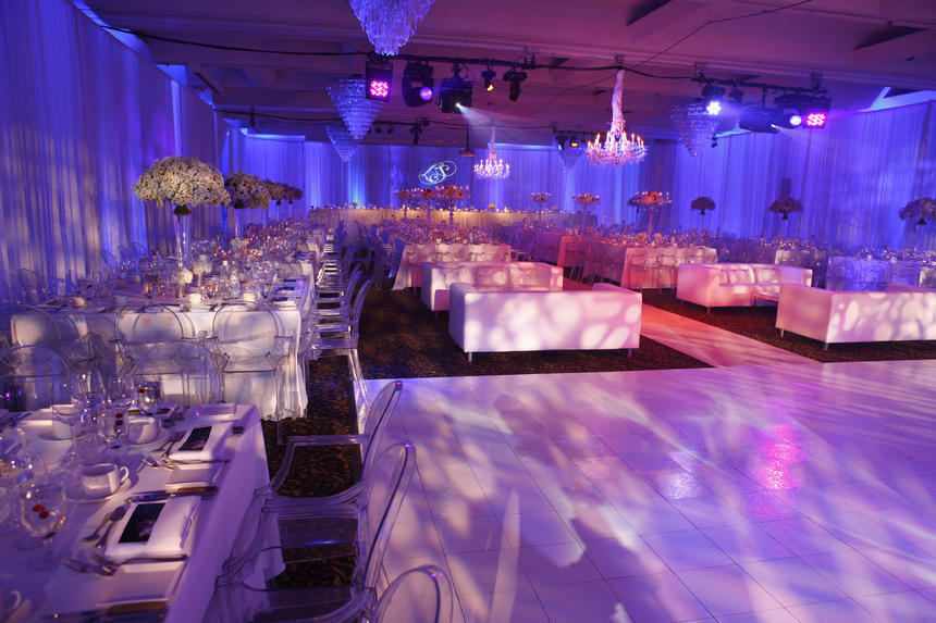 Carriage House Hotel