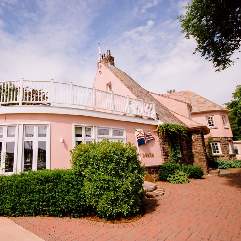 Royal Nova Scotia Yacht Squadron