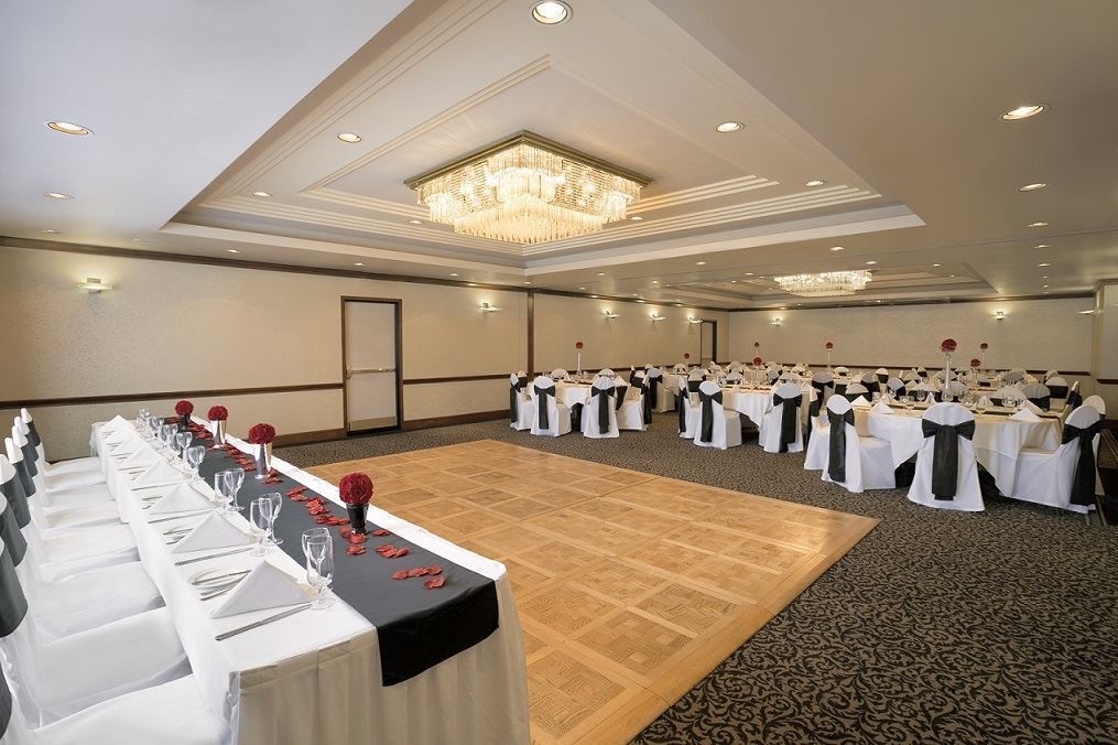 Coast Victoria Hotel and Marina by APA