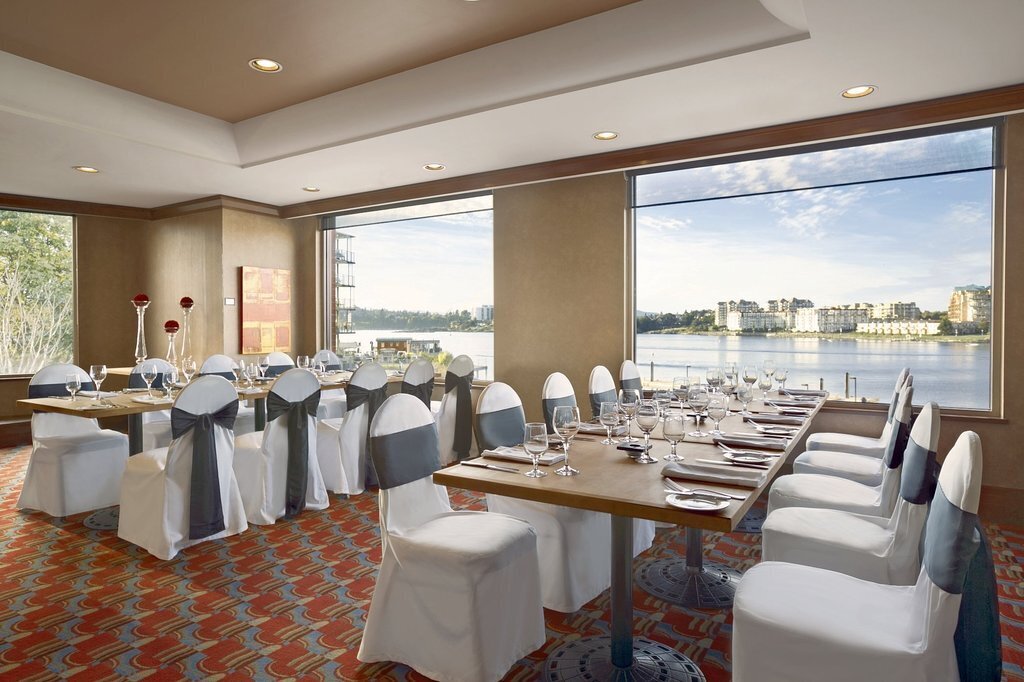 Coast Victoria Hotel and Marina by APA
