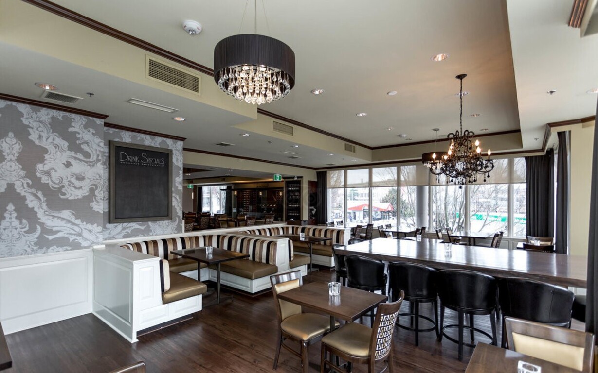 DoubleTree by Hilton and Suites Victoria