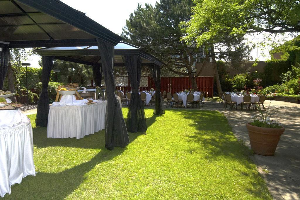 Four Points by Sheraton Toronto Airport