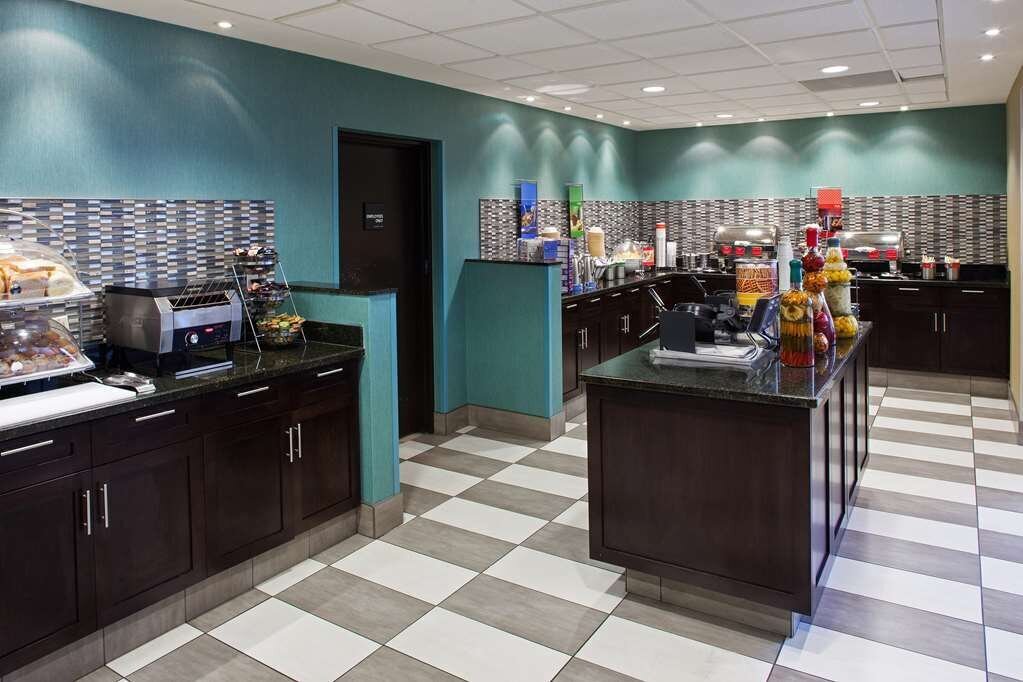 Hampton Inn an Suites by Hilton Toronto