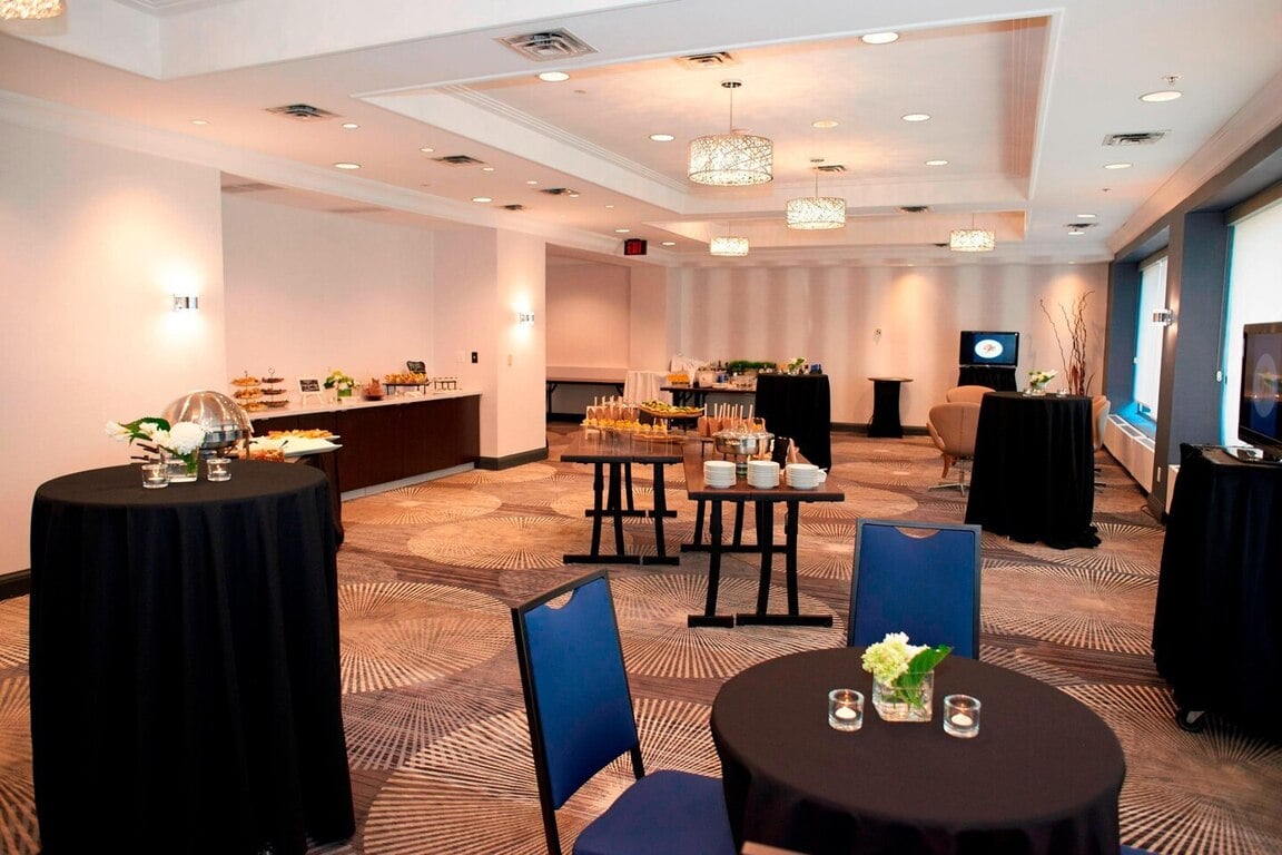 Courtyard By Marriott Toronto Downtown Venue Toronto Weddinghero Ca   Preview 1745 6h2jowgM 