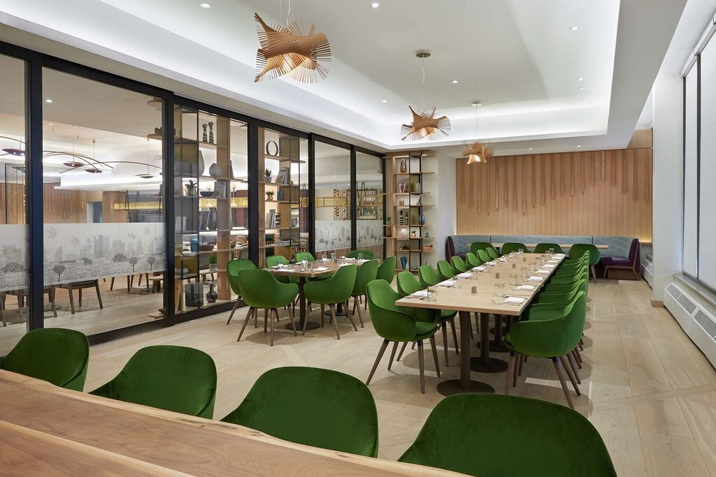 Hilton Toronto Airport Hotel and Suites