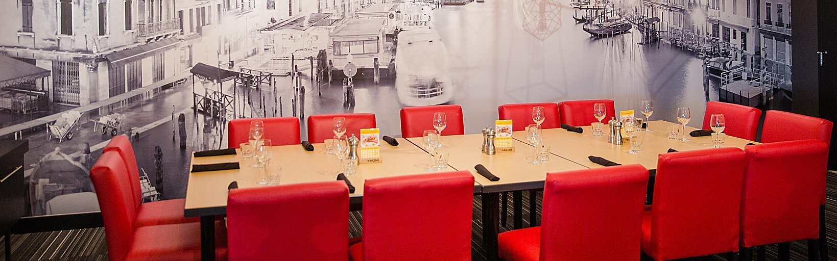 Holiday Inn and Suites Calgary South