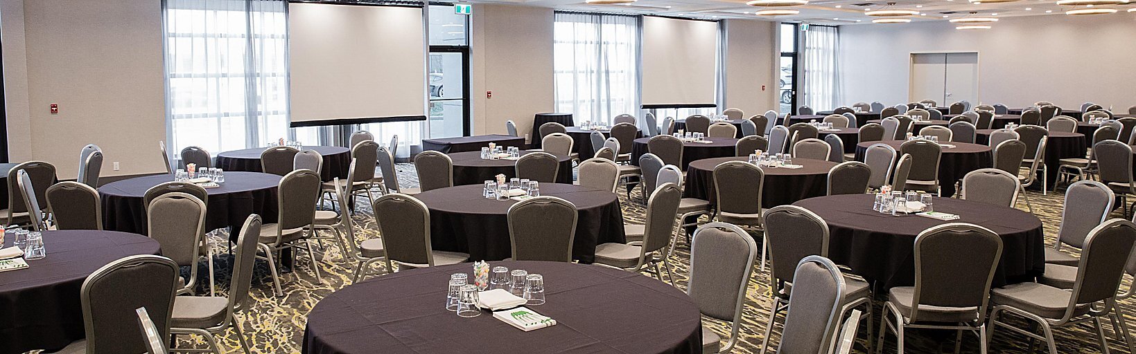 Holiday Inn and Suites Calgary South