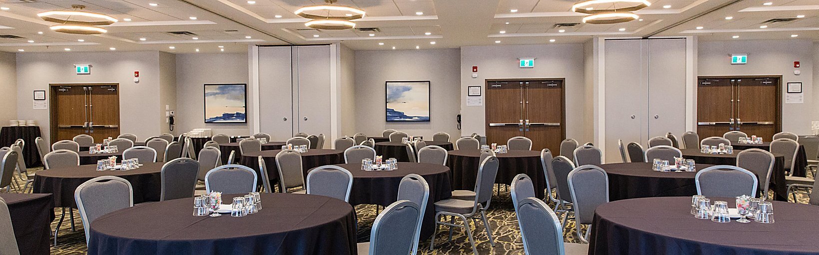 Holiday Inn and Suites Calgary South