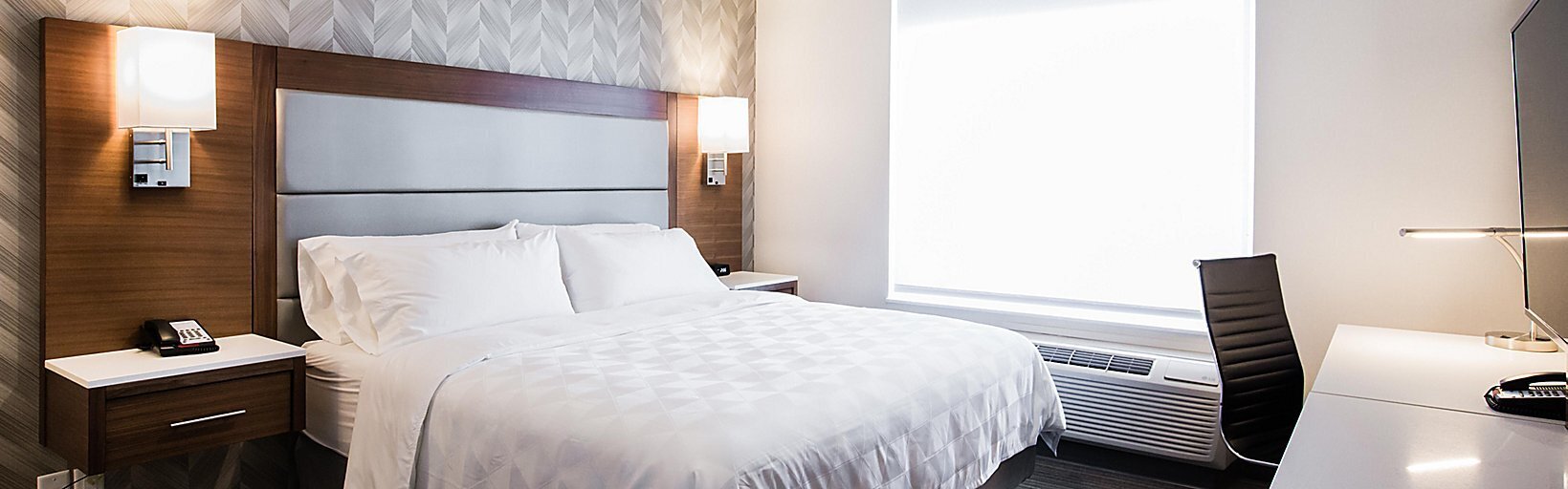 Holiday Inn and Suites Calgary South