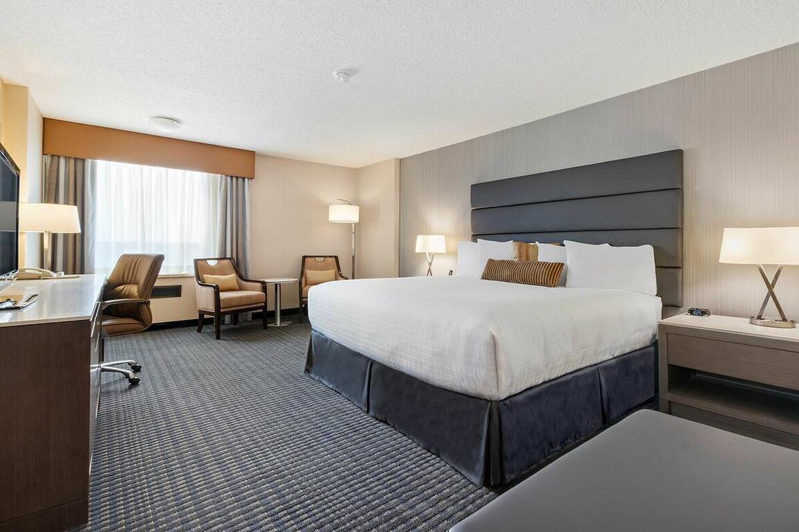 Best Western Premier Calgary Plaza Hotel