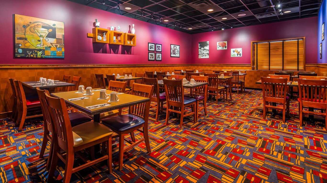 SureStay Plus Hotel Seven Oaks