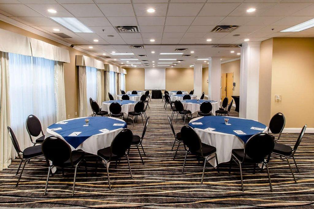 Cambridge Hotel and Conference Centre