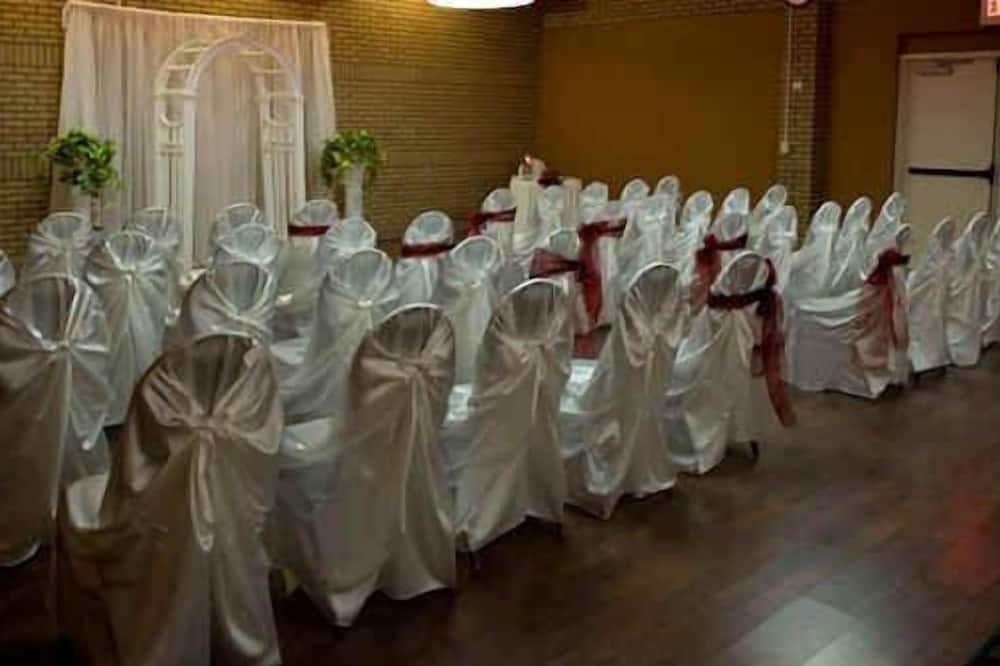 Royal Hotel Lloydminster