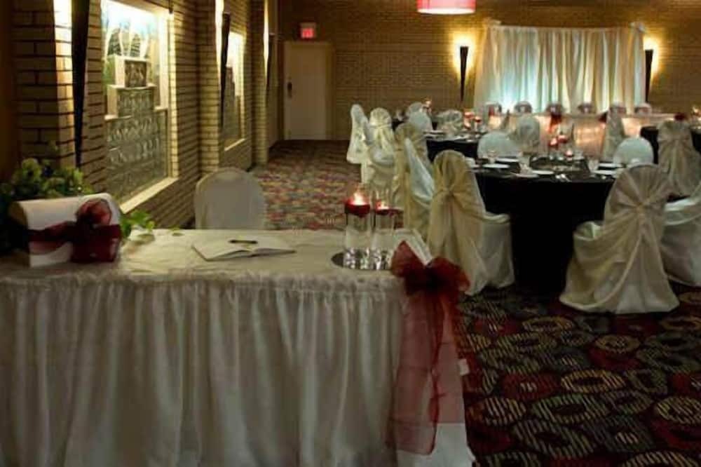 Royal Hotel Lloydminster