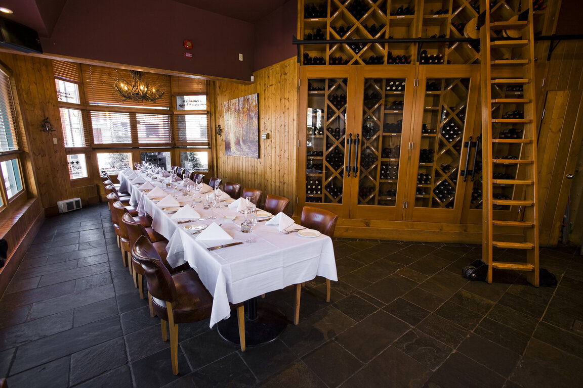 The Maple Leaf Grille Venue Banff Weddinghero.ca