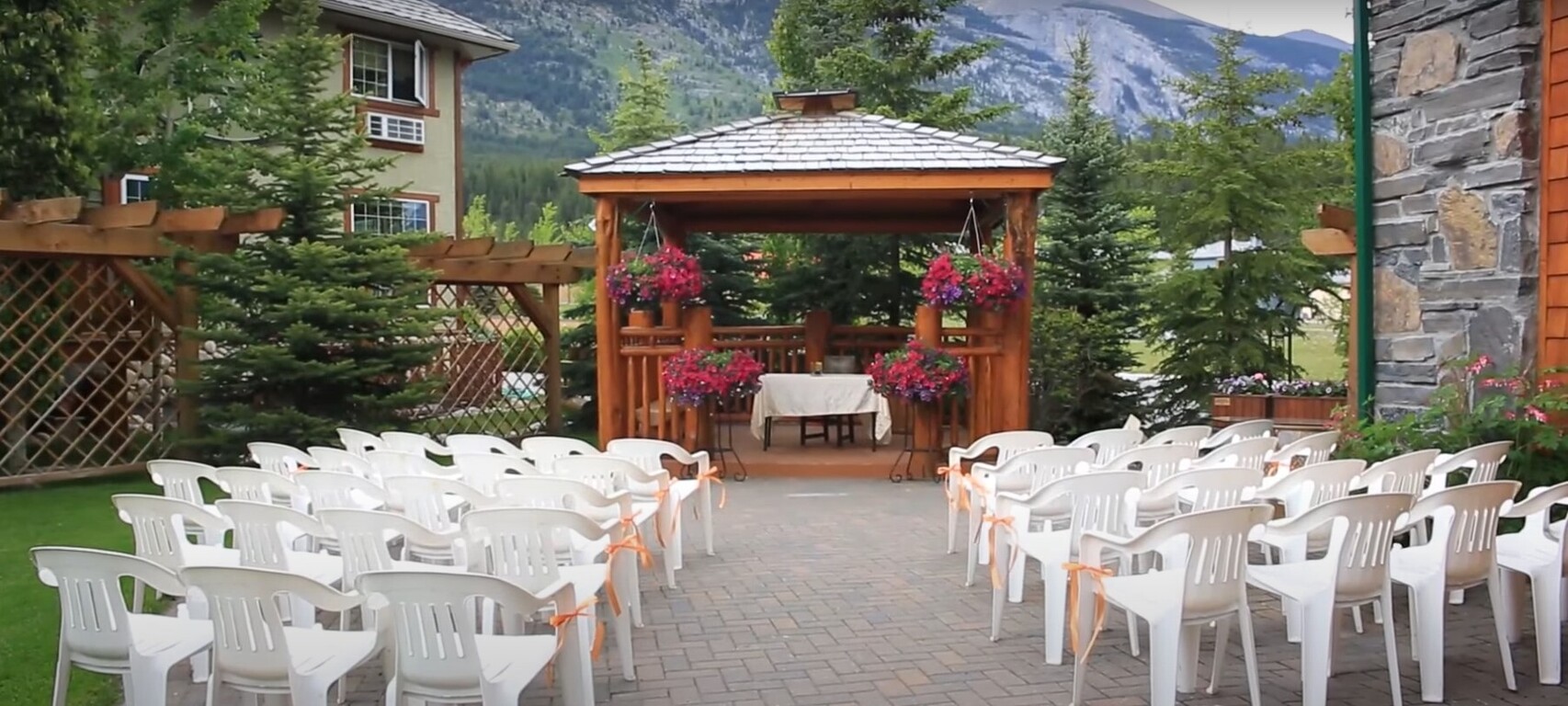A Bear and Bison Canadian Country Inn