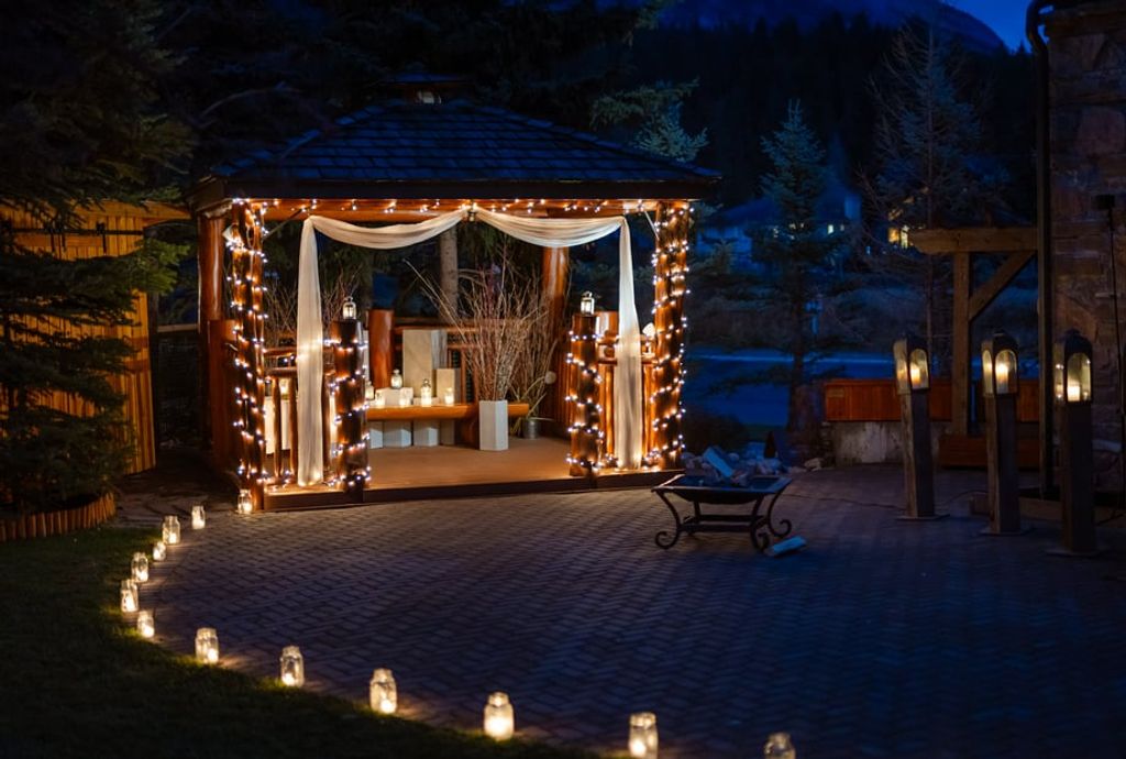 A Bear and Bison Canadian Country Inn