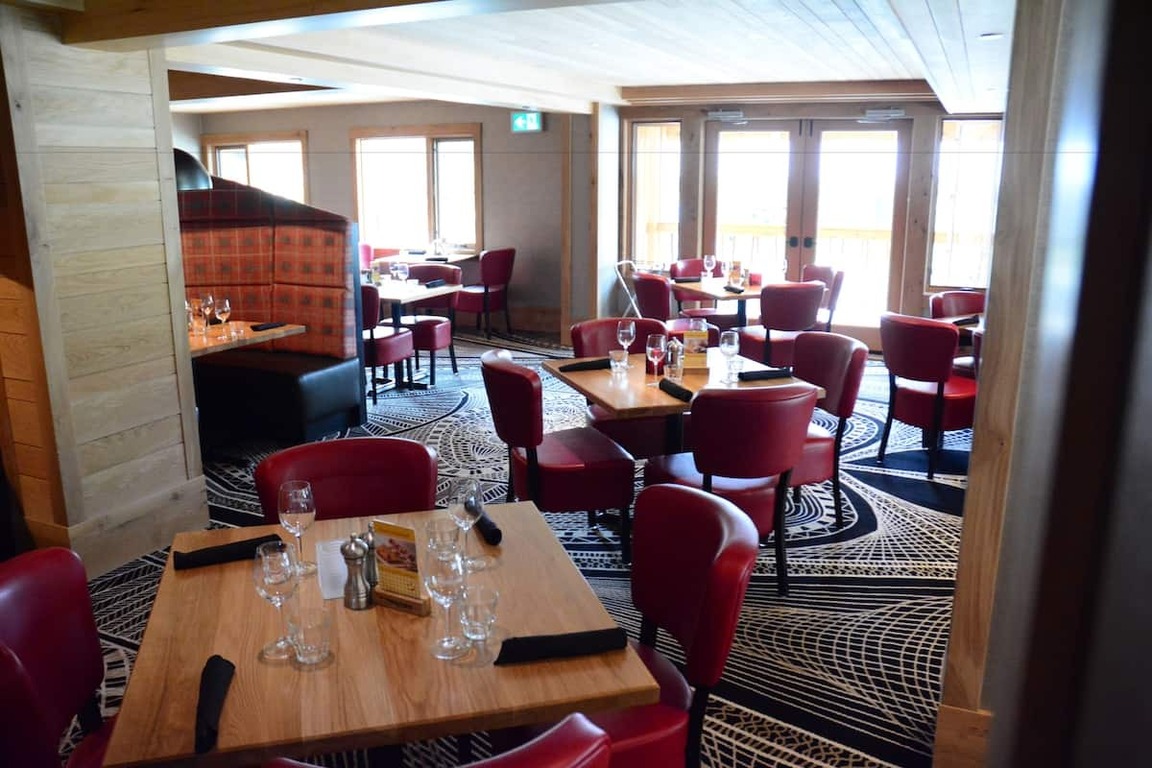 Moose Hotel and Suites