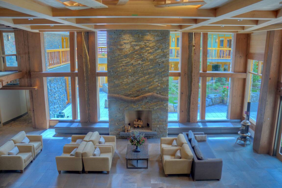 Moose Hotel and Suites