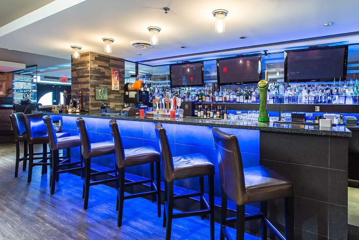 Charcoal and Woodz at Holiday Inn Suites