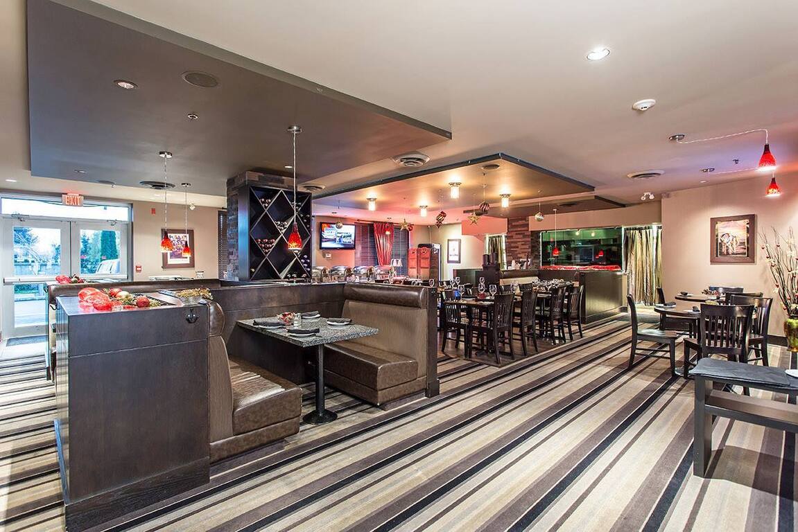 Charcoal and Woodz at Holiday Inn Suites