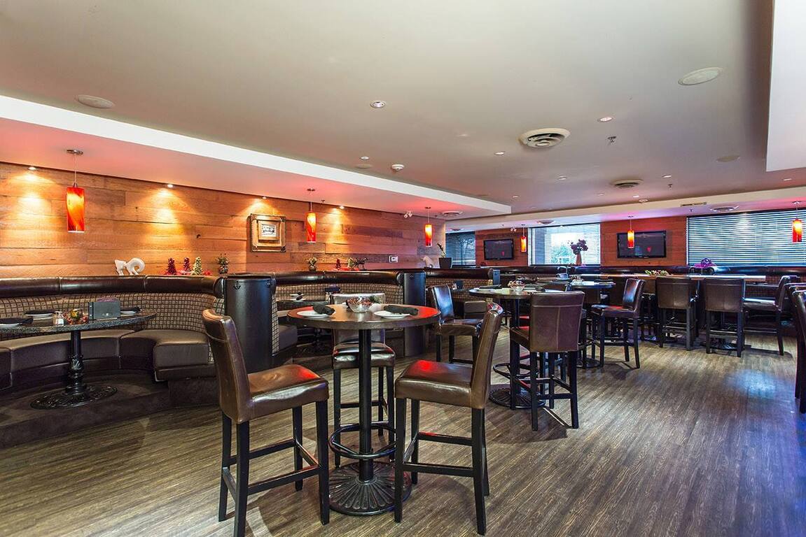 Charcoal and Woodz at Holiday Inn Suites