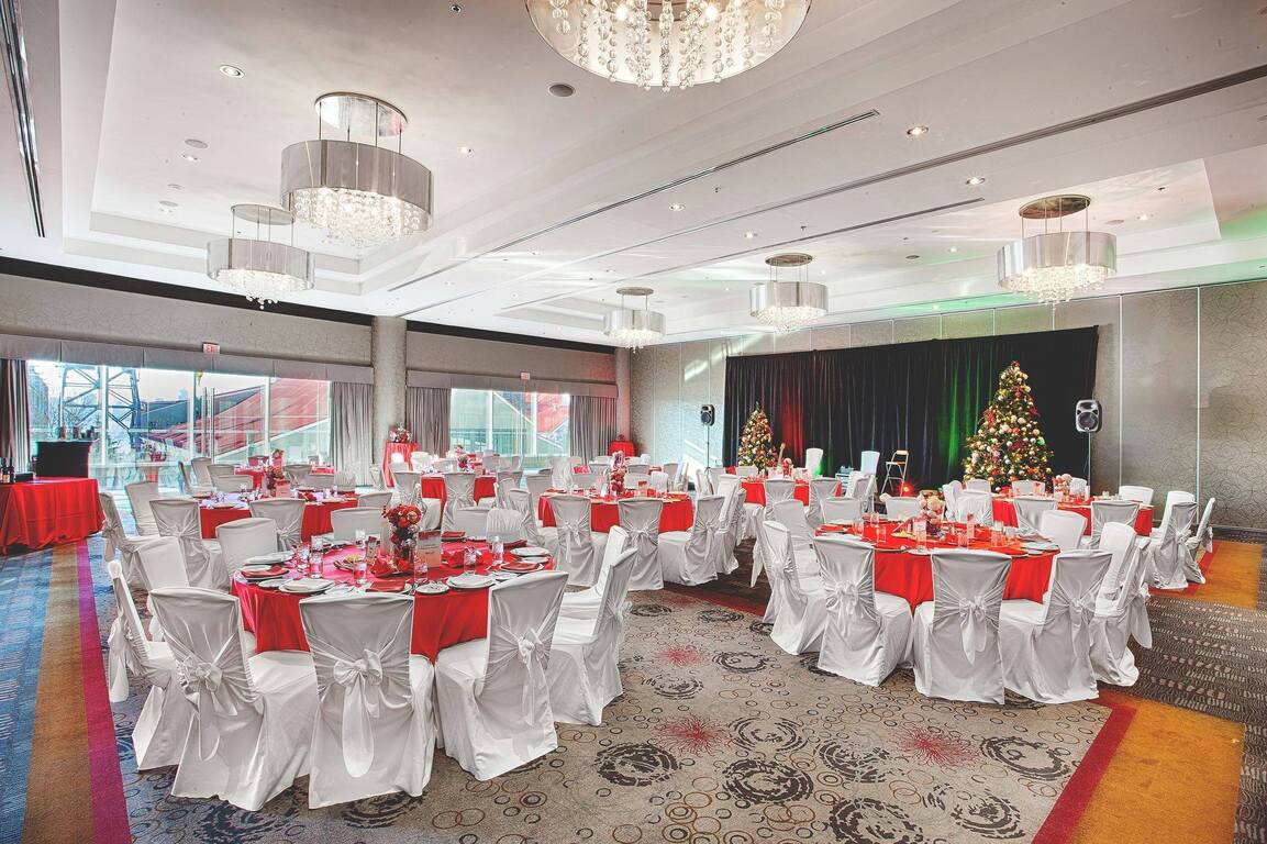 Pinnacle Hotel at the Pier