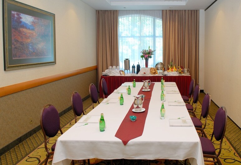 Holiday Inn Hotel North Vancouver