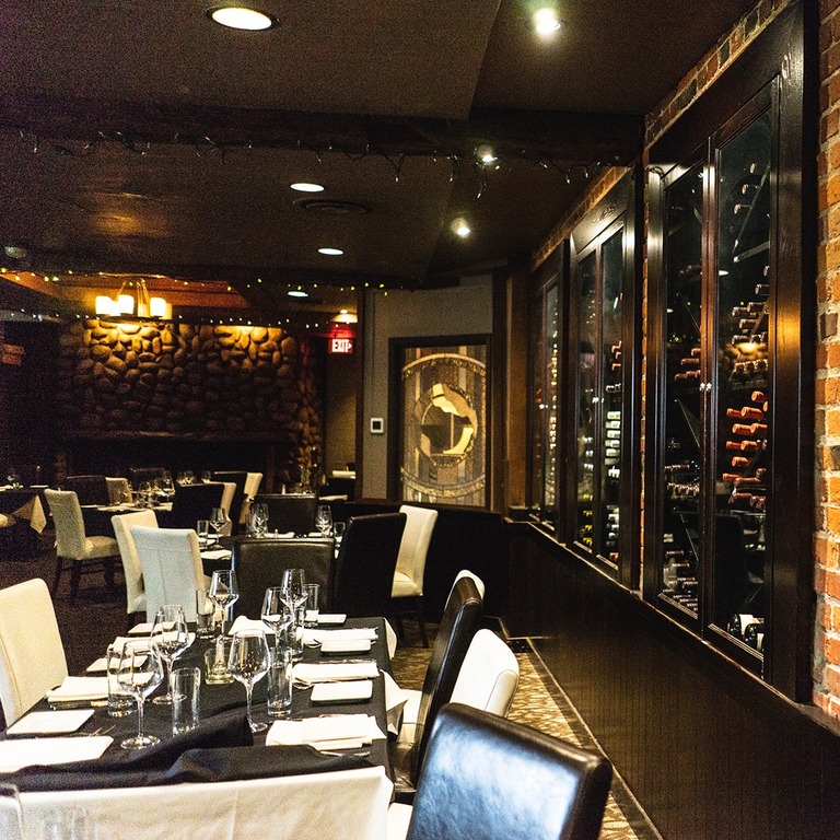 Vons Steakhouse and Oyster Bar